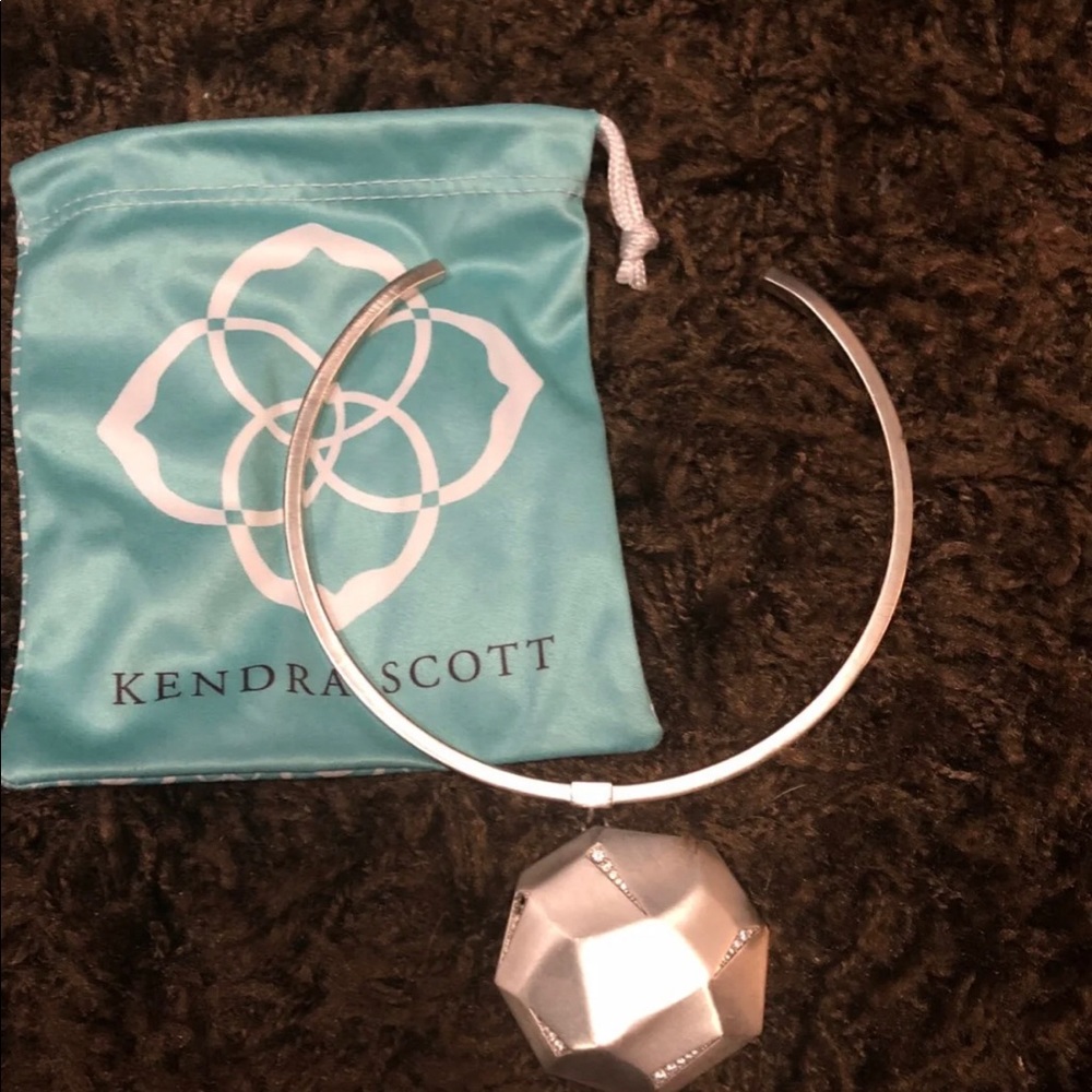 Kendra Scott choker necklace